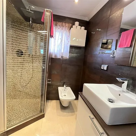 Levante Luxury Apartament *
